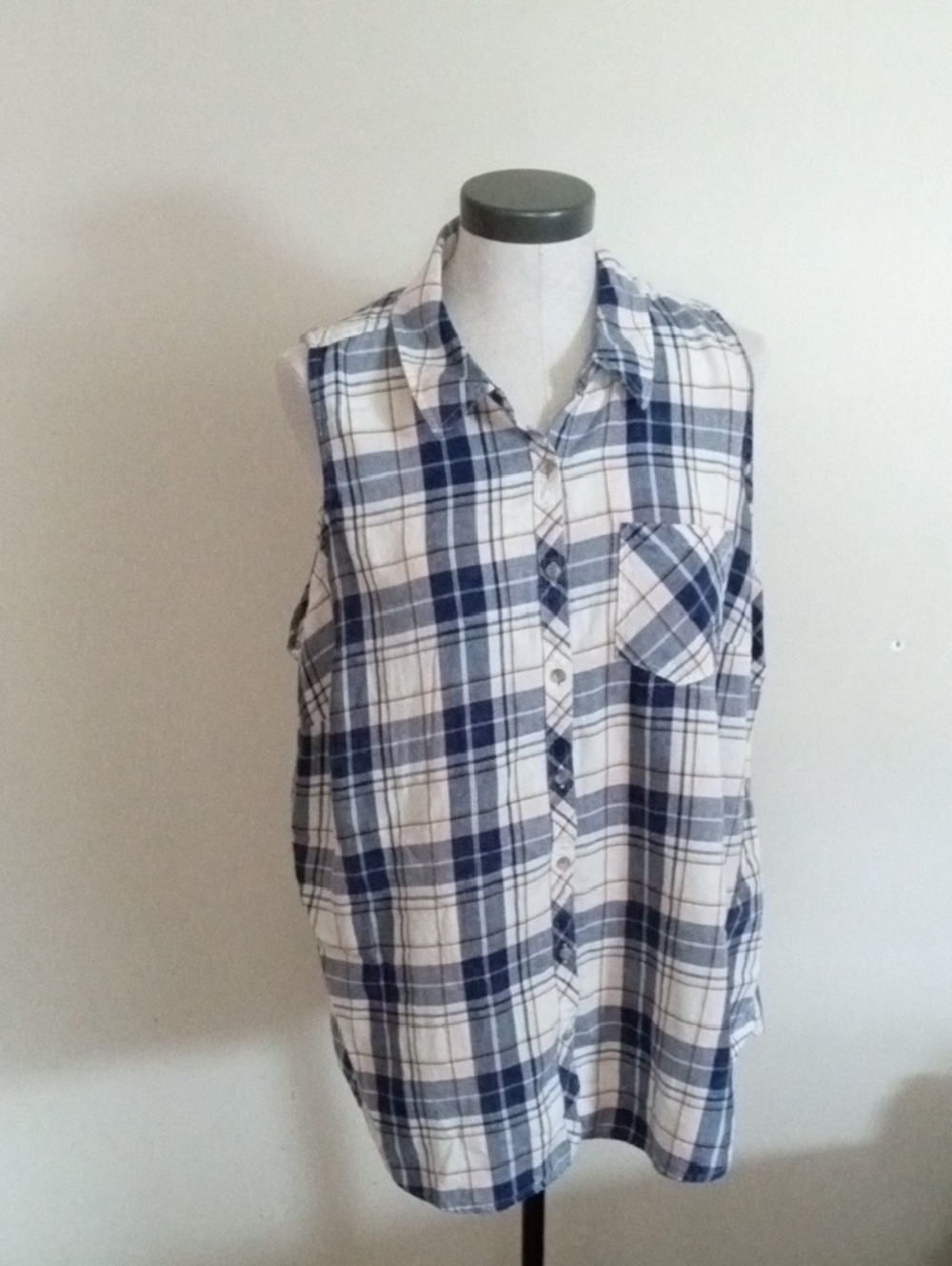 Maurices Sleeveless Flannel Top 100% Cotton
